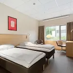 Aiden By Western Haugesund Airport Otel 3*